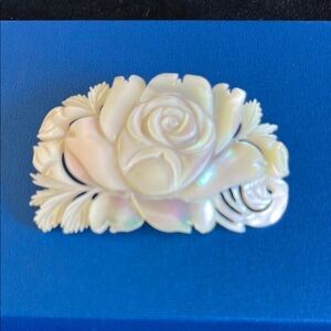 29 Elegant White Vintage Mother of Pearl Rose carved Brooch